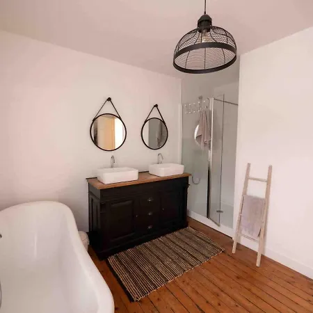 Prázdninový dům Charmante Pour 9 Avec Piscine Chauffee Salles (Gironde)