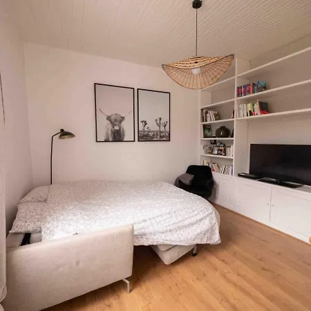 Charmante Pour 9 Avec Piscine Chauffee Salles (Gironde)