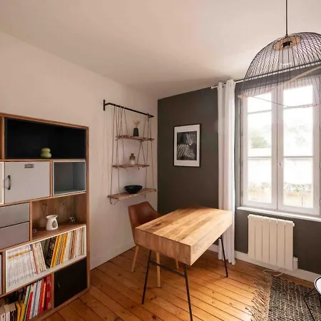 Charmante Pour 9 Avec Piscine Chauffee *