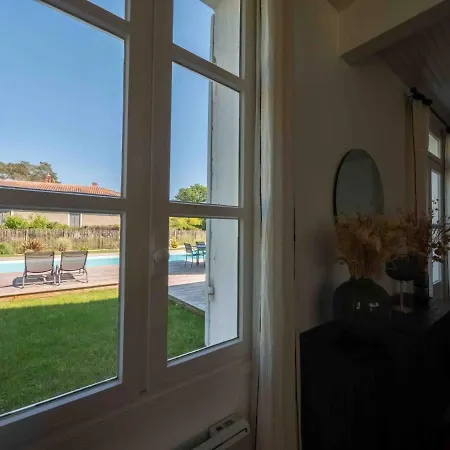 Prázdninový dům Charmante Pour 9 Avec Piscine Chauffee *