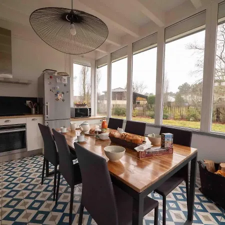 Сasa de vacaciones Charmante Pour 9 Avec Piscine Chauffee Salles (Gironde)
