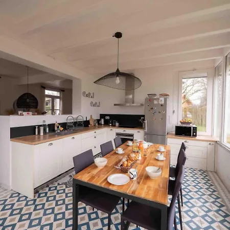Charmante Pour 9 Avec Piscine Chauffee Holiday home *